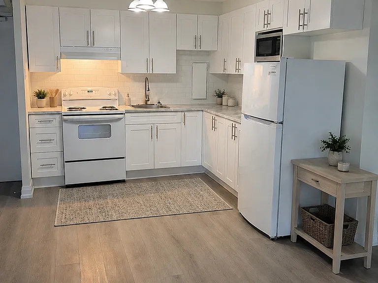 170 Lees Ave — Photo 21
