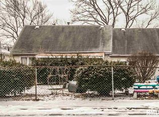 922 E London Ave, Peoria Heights, IL