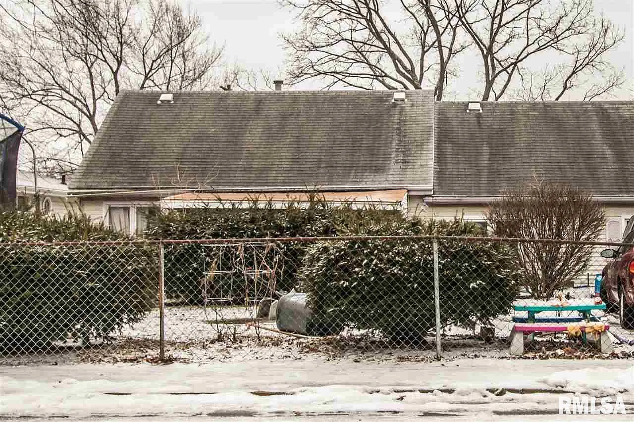 922 E London Ave photo 1