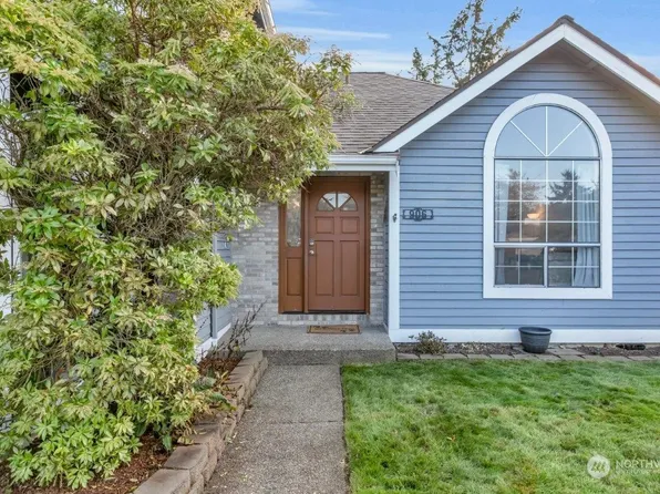 906 Bathke Avenue, Enumclaw, WA 98022