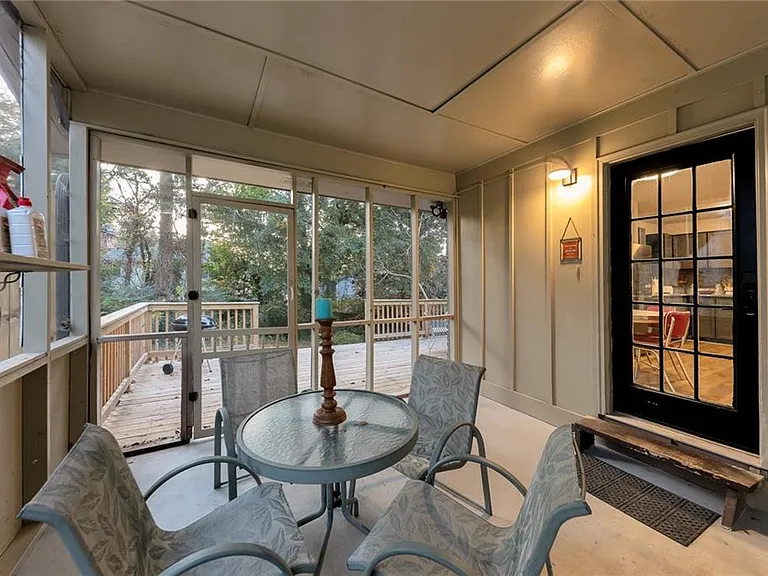 3390 Creek Valley Dr SE — Photo 2