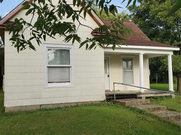805 S Clark St, Bellflower, MO 63333