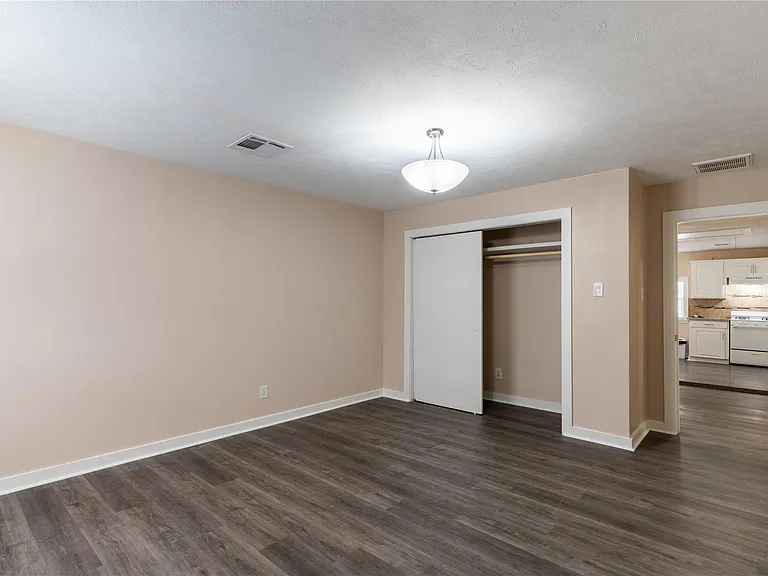 307 N Live Oak St #2 — Photo 9