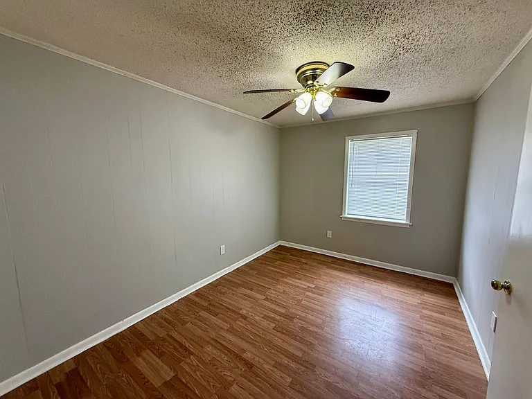 203 N Rogers St — Photo 6
