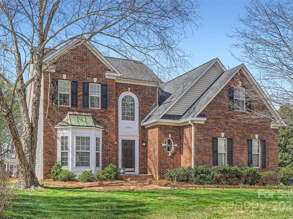 13604 Edgetree Dr, Pineville, NC 28134