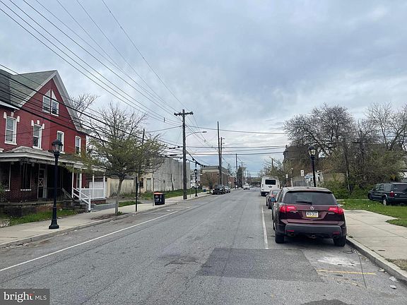 3rd image of 207 Highland Ave