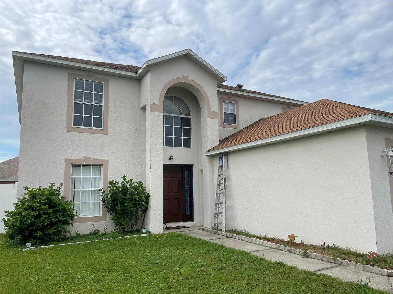 4 bed, 2.5 bath, 2200 sqft, $2,000 — Photo 3