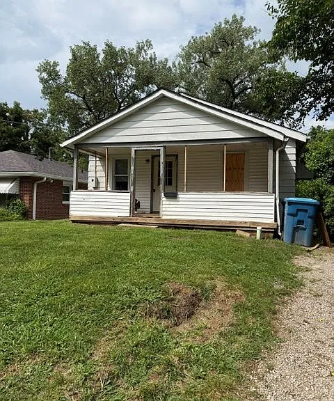 1122 Putnam St — Photo 1