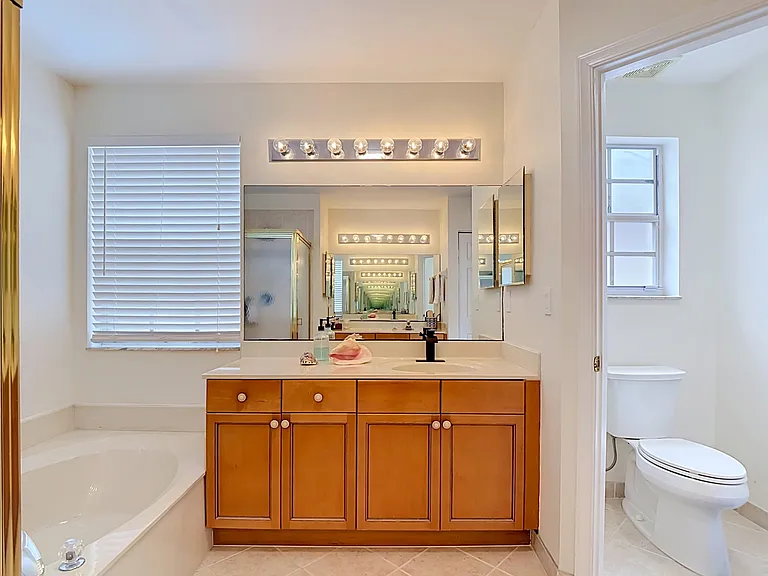 1154 Oakwater Dr — Photo 21