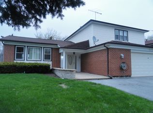 320 Falcon Ridge Way, Bolingbrook, IL 60440