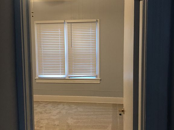 4th image of 2615 Wauwatosa Ave