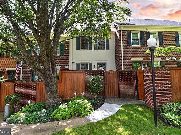 2nd image of 1944 N Cleveland St #1