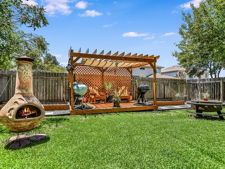1021 Doras Dr — Photo 14