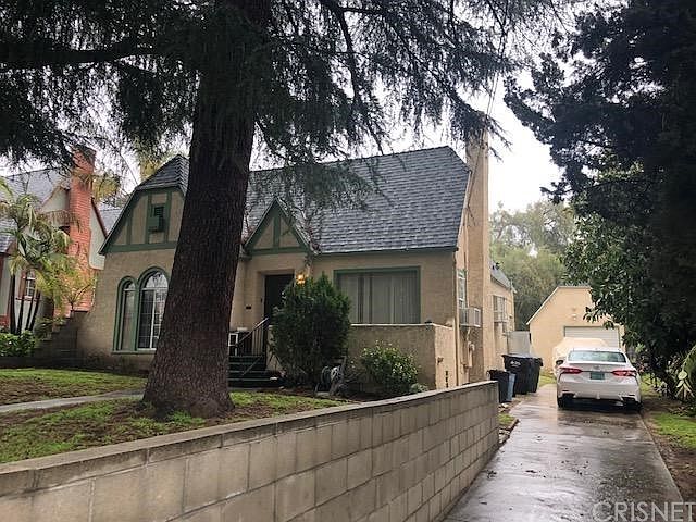 2nd image of 3184 Olive Ave