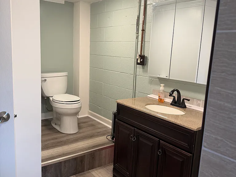 522 Willow Ave — Photo 16