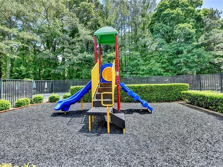 3380 McClure Woods Dr — Photo 48