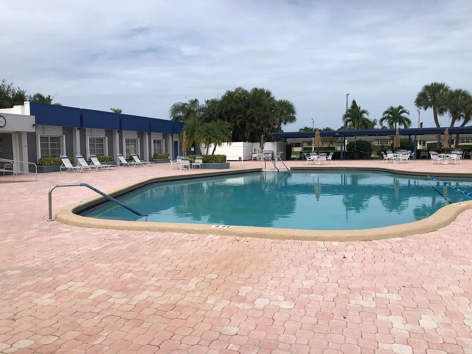 1 bed, 1.5 bath, 661 sqft, $1,300 — Photo 3