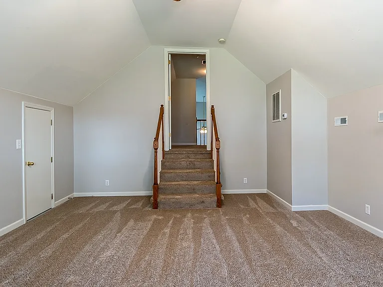 101 Donovan Ct — Photo 12