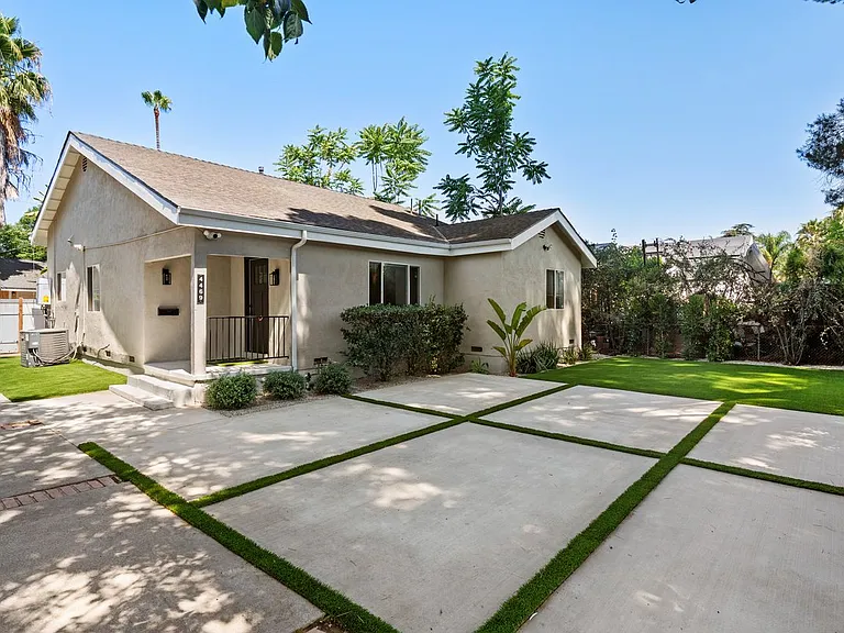 4469 Matilija Ave — Photo 1