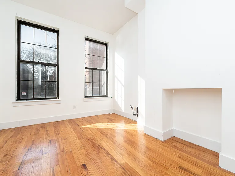 26 Catherine St #2L — Photo 4