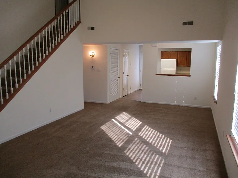 1725-1727 Louise Cir — Photo 36