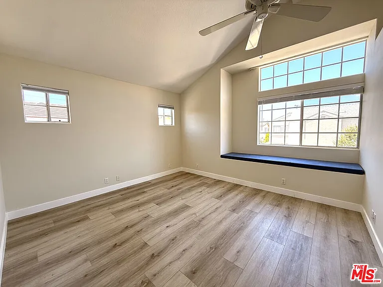 11536 Edinger Ave — Photo 7