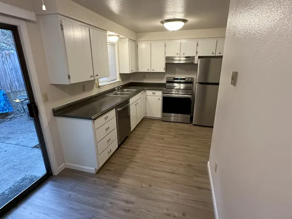 12813 109th Avenue Ct E #D, Puyallup, WA 98374