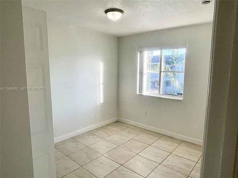 1635 SE 31st Ct #1635 — Photo 7
