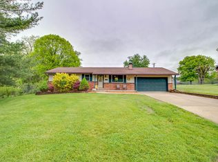 1524 Colonial Dr, Godfrey, IL 62035