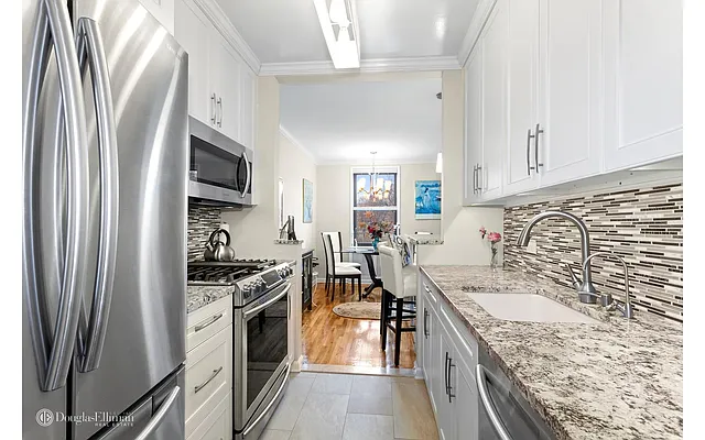 Sold by Douglas Elliman | media 18