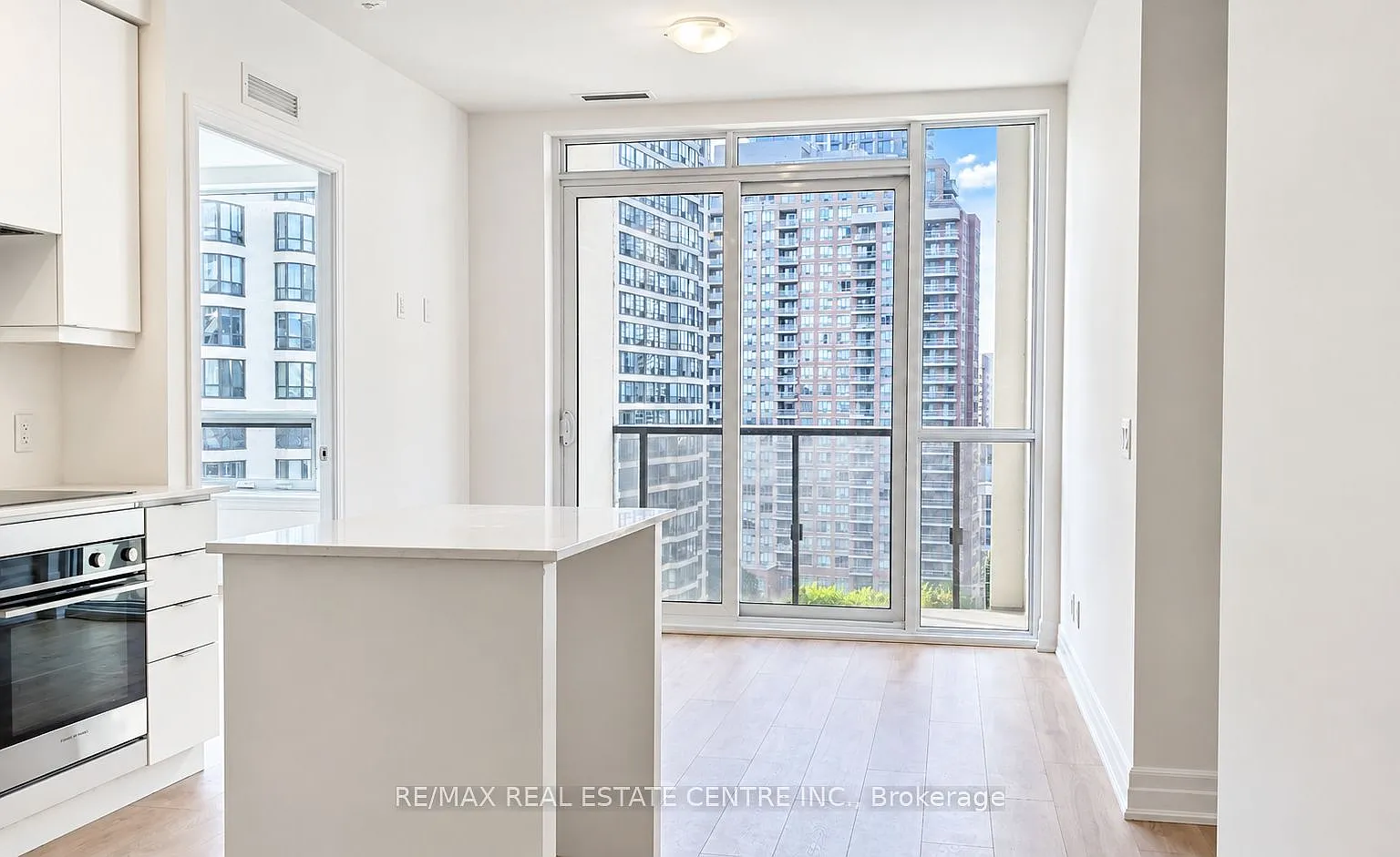 2 bed, $2,650 — Photo 3