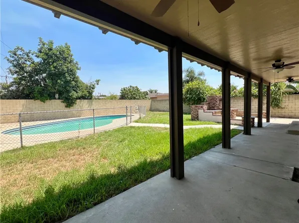 8203 Redwood Ave, Fontana, CA 92335