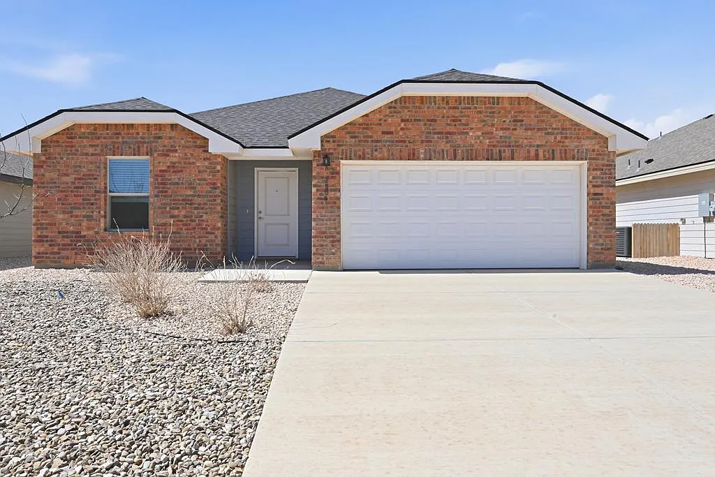 3 bed, 2.0 bath, 1500 sqft, $2,475 — Photo 1