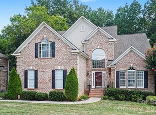 904 Carisbrooke Ln, Waxhaw, NC 28173