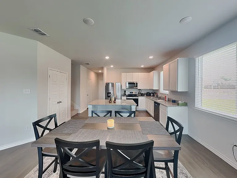 2436 Dahlia Dr — Photo 3