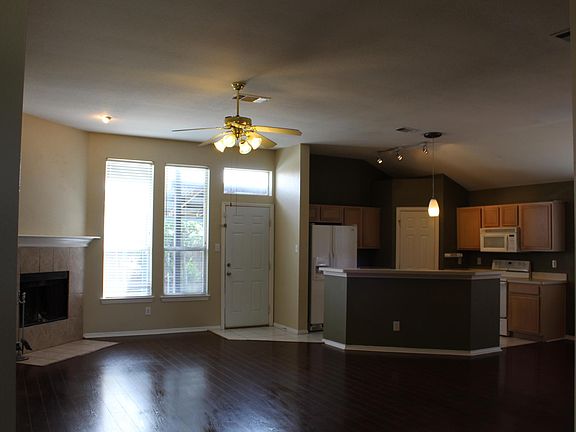 4th image of 320 Port Alto Dr