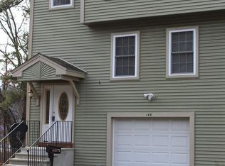 166 Commonwealth Ave, Worcester, MA 01604