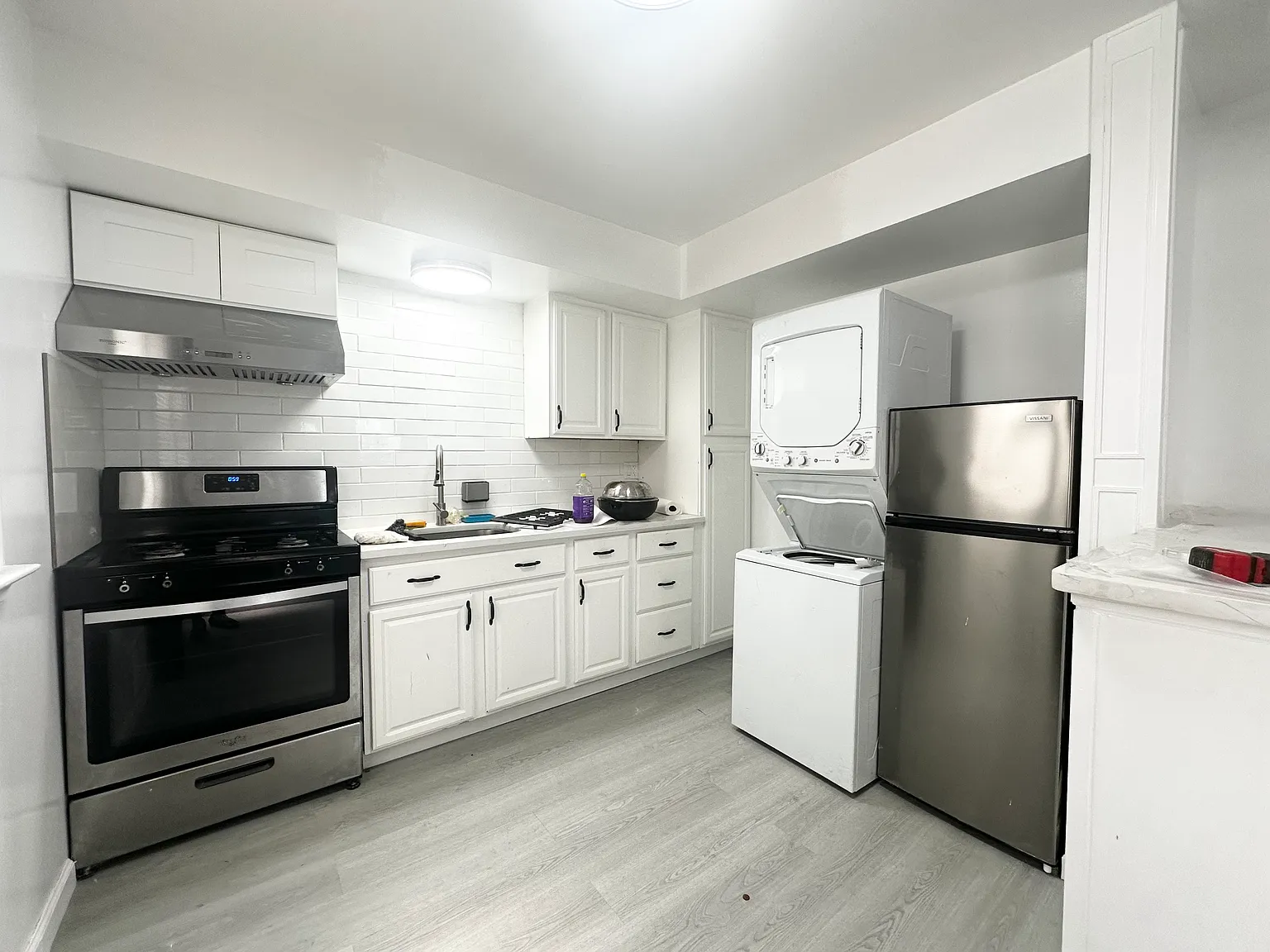 2 bed, 800 sqft, $2,500 — Photo 3