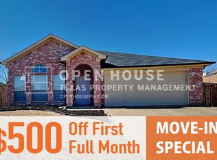 6110 Brookfall Dr, Arlington, TX 76018