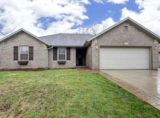 309 Park Cir, Sparta, MO 65753