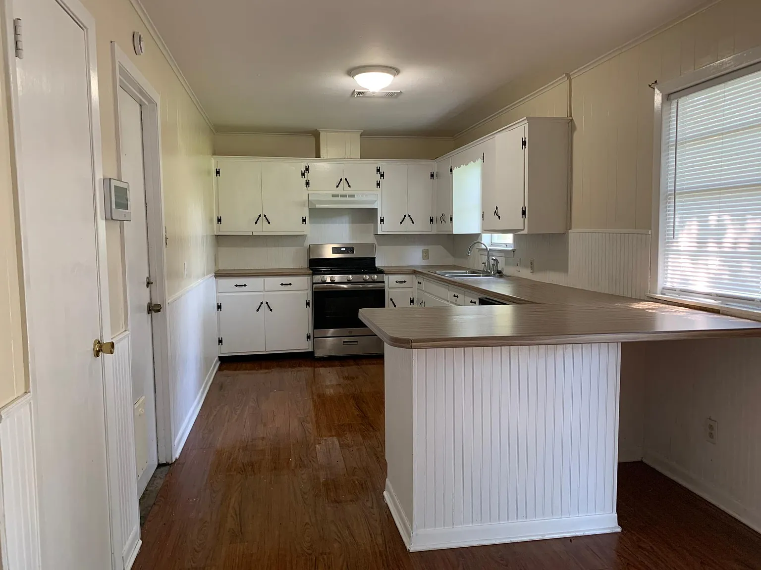 3 bed, 1176 sqft, $1,600 — Photo 2