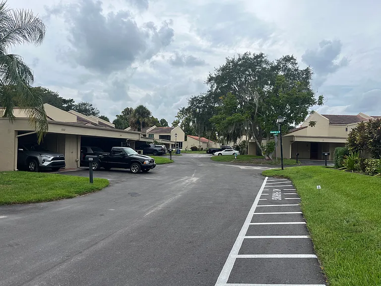 624 Desoto Dr — Photo 35