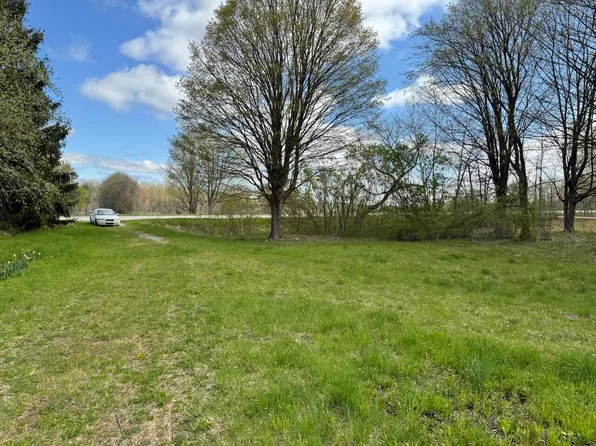 14605 Apple Ave, Ravenna, MI 49451