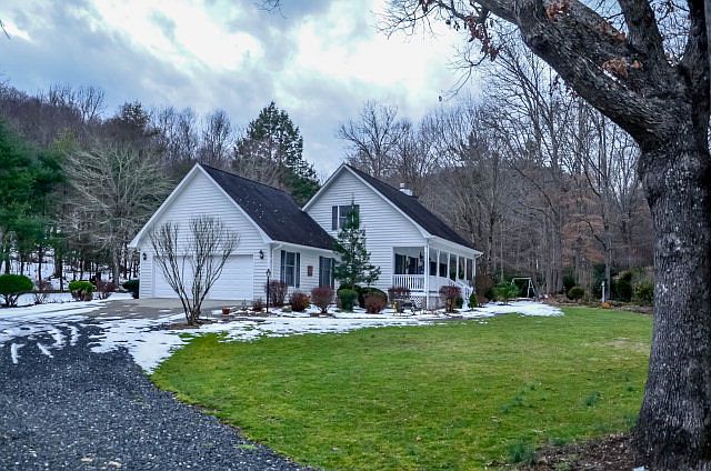 1st image of 169 Peachtree Ln