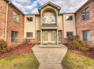 42744 Lilley Pointe Dr, Canton, MI