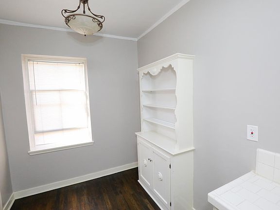 5th image of 729 S St Andrews Pl APT 208