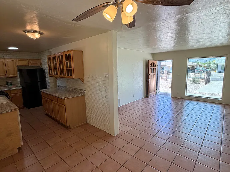 2626 E Keswick Cir — Photo 5