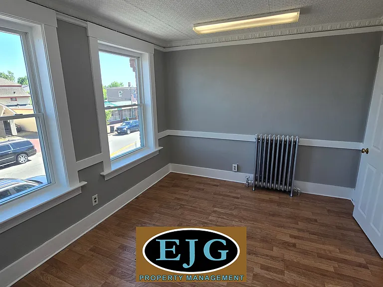 18 E Broadway #1 — Photo 12