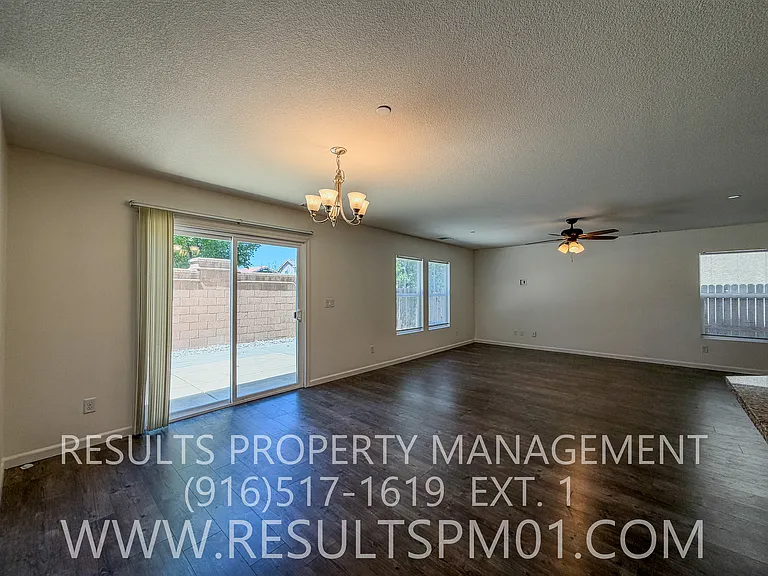 4329 Gentry Way — Photo 14