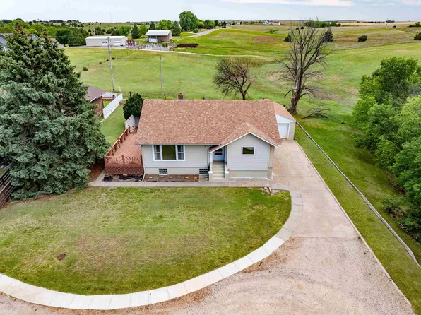311 W 14th St, Ellis, KS 67637